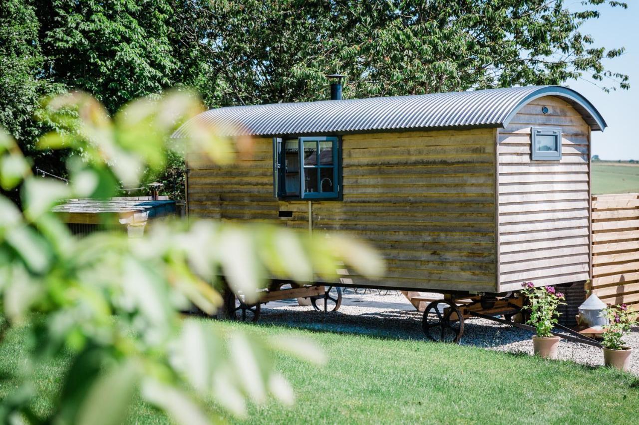 Boutique Cornish Shepherd'S Hut With Hot Tub ลอนเซสตัน ภายนอก รูปภาพ